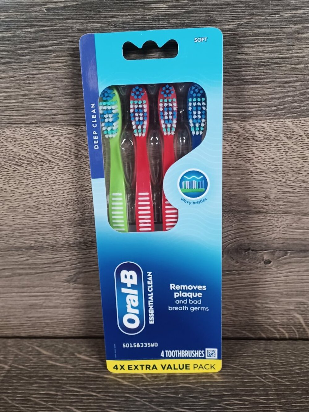 New ORAL-B Essential Clean Toothbrushes SOFT Bristles Deep Clean Value 4 Pack